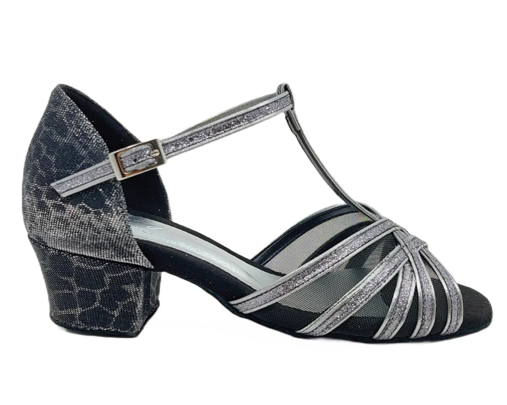 Grace Bliss Tanzschuhe in Silber & Schwarz Satin - Image 4